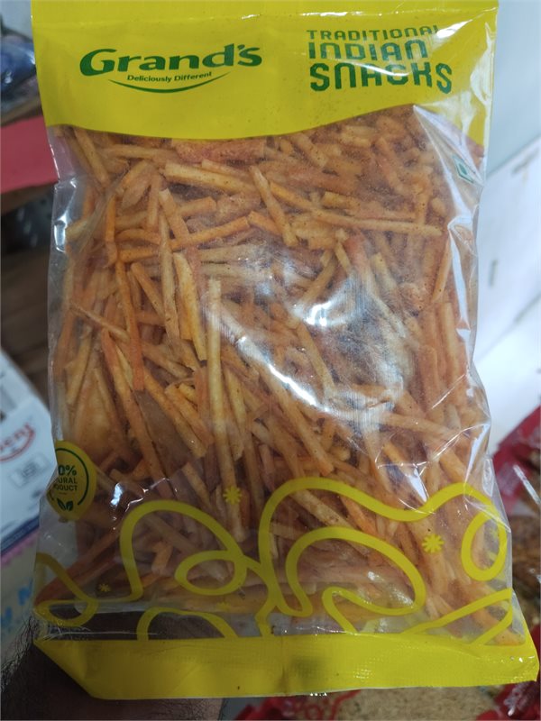 Grands traditional Indian snacbks